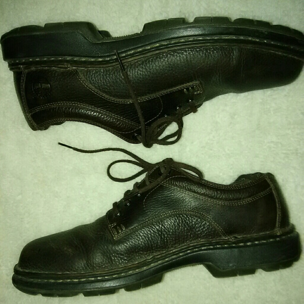 Shoes - Picture 3 of 4